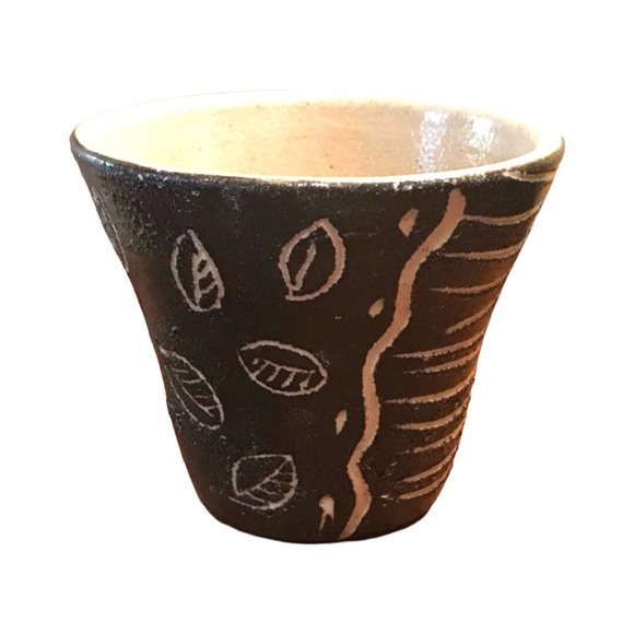 Black and Beige Pottery Planter with Carved Design - Picture 2 of 8